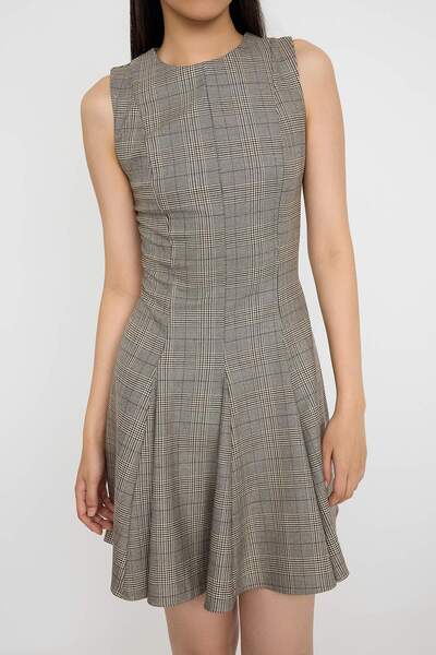 Trendyol Collection Teen Gray Plaid / Checkered Godeli Short / Mini Woven Dress Twoaw26El00119