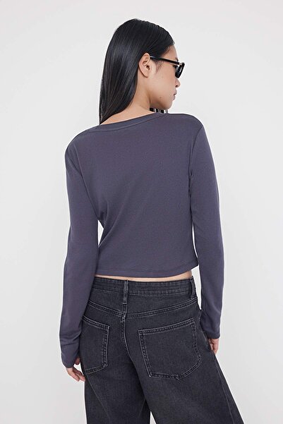 Trendyol Collection Anthracite Slogan Printed Fitted/Slim Fit Knitted T-Shirt Twoaw26Ts00017