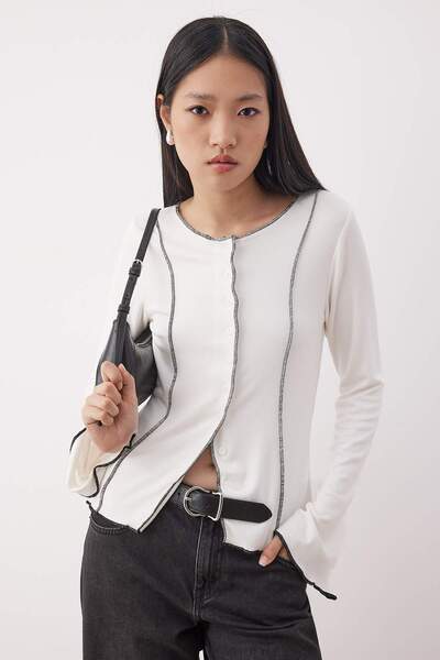 Trendyol Collection Ecru Soft Touch/Soft Button Body Fitting Stretch Button Spanish Sleeve Blouse Twoaw26Bz00041