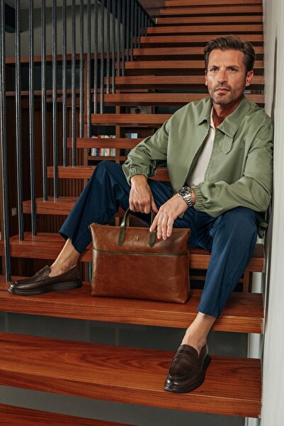 HELMBROOK Brice Genuine Leather Unisex 15.6" Single Compartment Laptop Bag