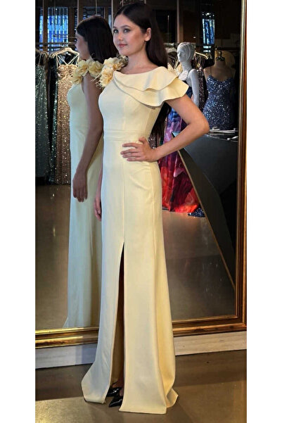 Abiyeniall Sarı Çiçek Detaylı Yırtmaçlı Düz Kesim Krep Uzun Abiye Elbise 11027