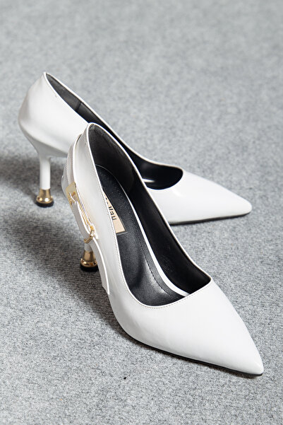 Mc vay Shoes الجانب الذهب مشبك الأبيض براءات الاختراع والجلود الزفاف / النيكا مغلقة الظهر خنجر المرأة