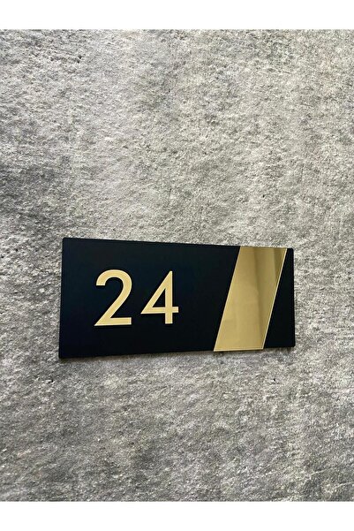 Yönline Siyah Mat Pleksi Üstü Gold Dekor Kapı Numarası 15x7 Cm Kendinden Yapı...