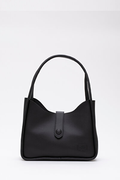 SHAKA Μαύρη Shk79 Δερμάτινη τσάντα μακιγιάζ με κουμπιά και τσάντα ώμου με λεπτομέρεια