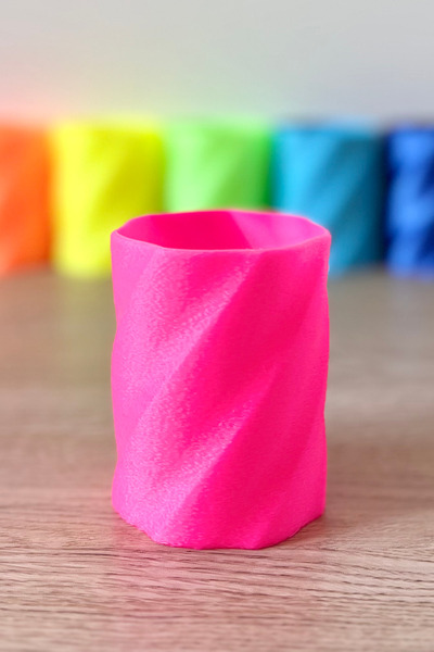 aysluka حامل قلم لسطح المكتب وردي نيون منقوش