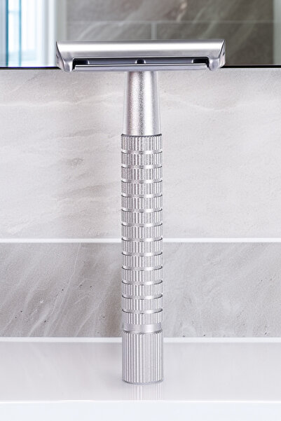 Qualis ماكينة حلاقة معدنية كاملة S18 + 5 شفرات حلاقة ورقية