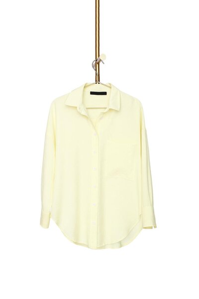 Sezgi Tekin Cămașă galbenă cu detaliu de buzunar