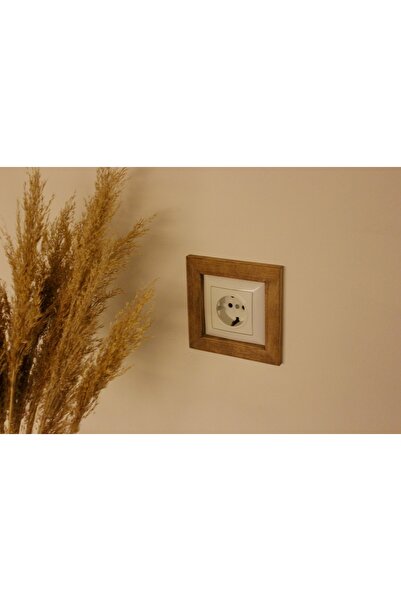 Percevia "line's" tasarım, Ahşap Priz Çerçevesi