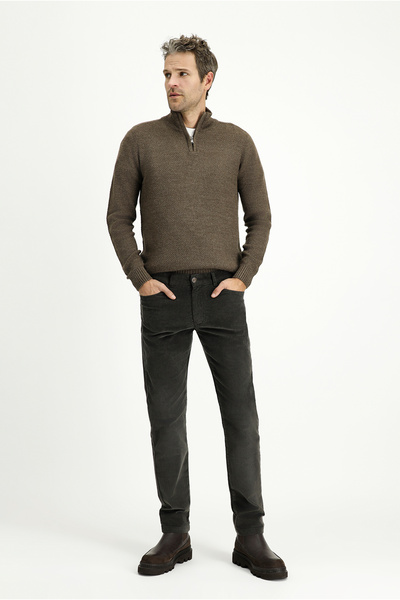 Kiğılı Slim Fit Dar Kesim Likralı Kadife Pantolon