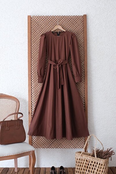 KÜÇÜĞÜM BUTİK Rochie evazată din popelin maro Hijab