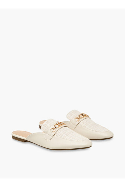 Flora Bella by Shoexpress حذاء ميولز منقوش بأحرف أولى مع لمسات معدنية