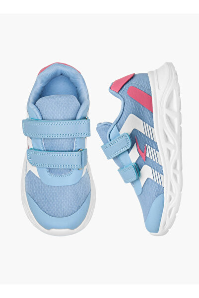 Dash حذاء رياضي بألواح مزود بخطاف وحلقة للإغلاق