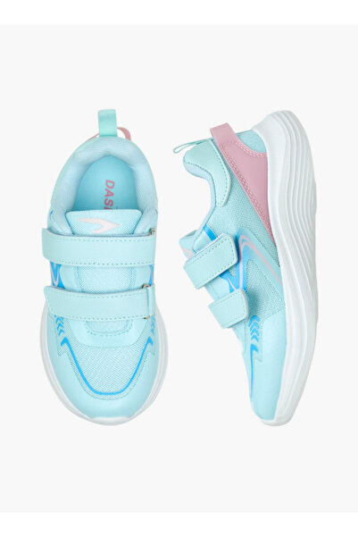 Dash حذاء رياضي بألواح مزود بخطاف وحلقة للإغلاق