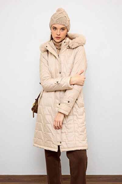 Olcay Καπιτονέ παλτό με αποσπώμενη γούνα με κουκούλα και κλείσιμο με φερμουάρ TAŞ 6779