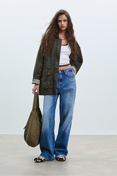 Stradivarius Çok cepli ve mumlu görünümlü parka