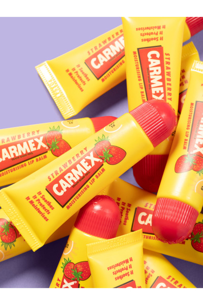 Carmex Strawberry Lip Balm Tube, 10g