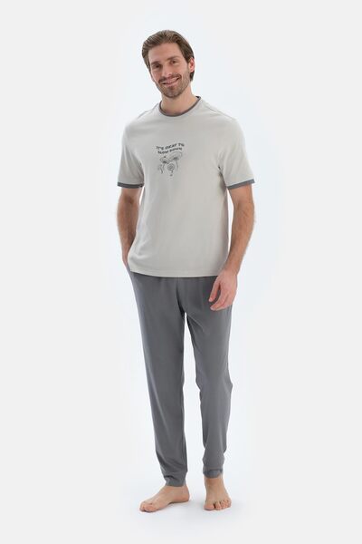Dagi طقم بيجامة بنطال تي شيرت بأكمام قصيرة وطبعة رمادية فاتحة