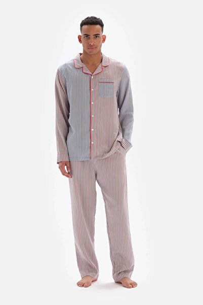 Dagi بنطلون منسوج مخطط باللون الأحمر