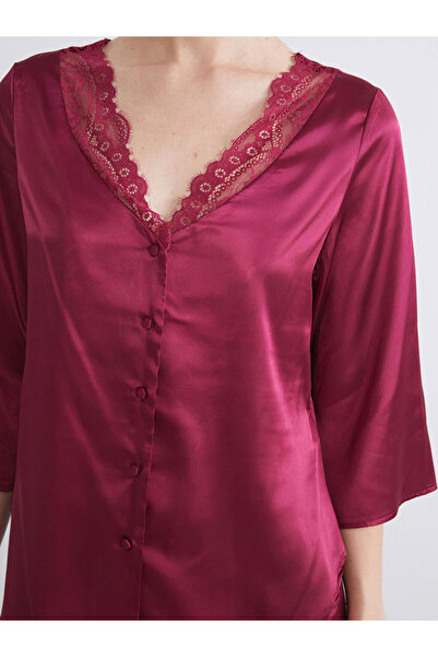 LC Waikiki Sparkling Choices from Shining Store |   V-Neck Lace Detailed Satin Women's Pajama Set