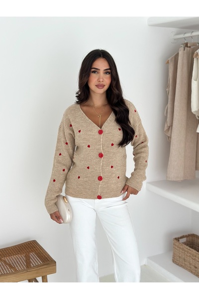 sportiness Soft Textured Heart Detailed Buttoned Cardigan