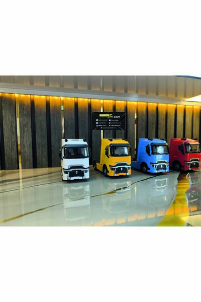 Şahveli Renault Maket Tır Işıklı Logo Yazı Resim plaka vb detaylar eklenebiliyor Reklamli Reklamsiz