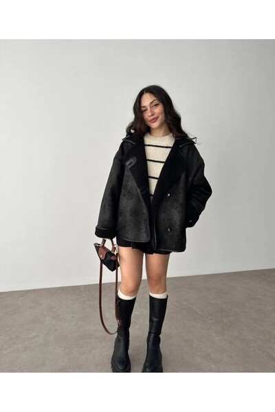 Zoe Zoe Shepherd's Buttoned Plush Laminated Coat