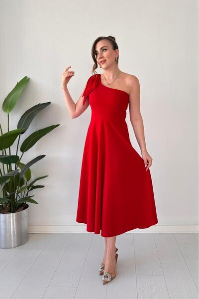 MaziButik One Shoulder Bow Crepe Dress Red