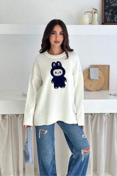 Noi Belis Labubu Embroidered Oversize Soft Textured Knitwear Sweater Aw25Kz0002
