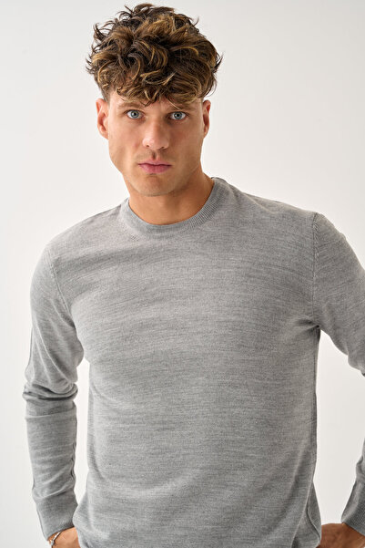 Redline Valmont Standard Fit Crew Neck Sweater