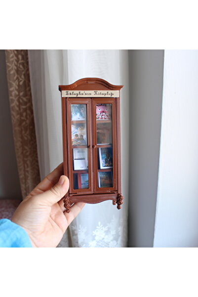 TRENDİN YOLU Kişiye özel hediye minyatür kitaplık kahverengi isimli kütüphane