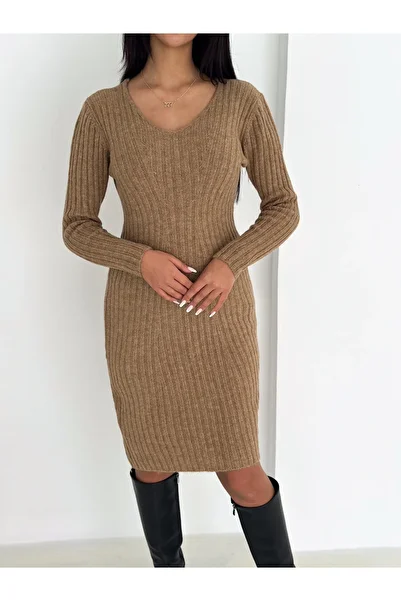 02Lady Fashion V Neck Twill Knitwear Dress