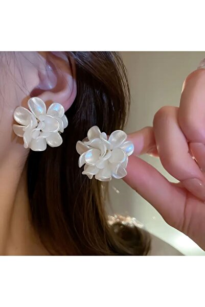 Minnoş Dükkan Three-Dimensional Flower Earrings