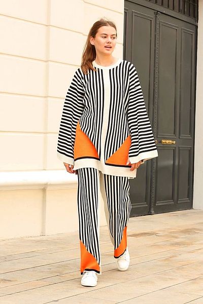 STILVANA Striped Crew Neck Knitwear Suit White