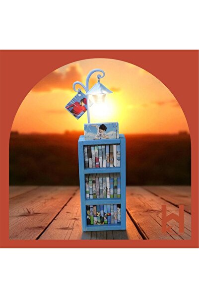 Hediye Kasabası MASAÜSTÜ DEKORATİF MİNİ KÜTÜPHANE VE GECE LAMBASI - KAPTAN TSUBASA ( KİŞİSELLEŞTİRİLEBİLİR )