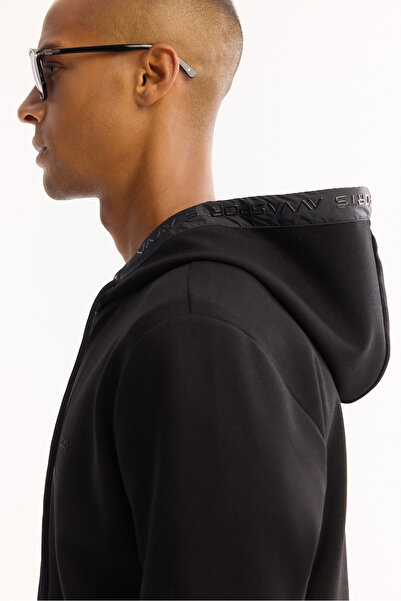 Avva Erkek Siyah Kapişüyonlu Yaka Jel Baskı Göğüs Enjeksiyon Baskılı Fermuarlı İnterlok Sweatshirt Hırk