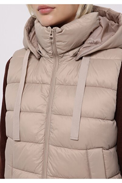 Colin's Regular Fit Kapüşonlu Fermuarlı Astarlı Çıkarılabilir Kapüşonlu Kadın Bej Yelek