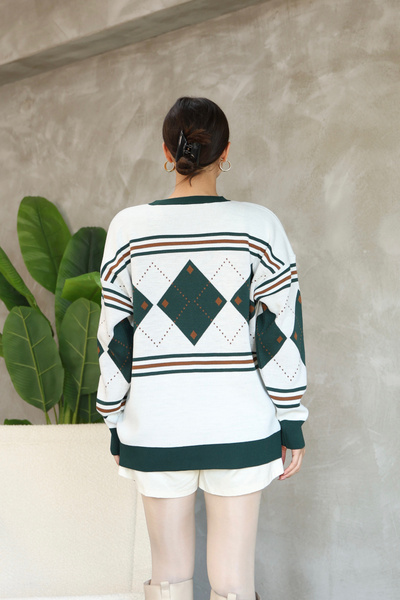 ALCHON Round Crew Neck Long Sleeve Loose Comfortable Fit Square Diamond Pattern Jacquard Winter Knitwear Sweater
