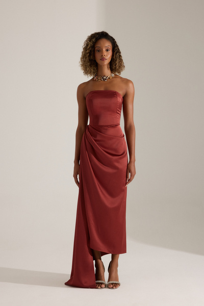 BETTY & SAM MORIE KAHVE STRAPLEZ GECE ELBİSESİ