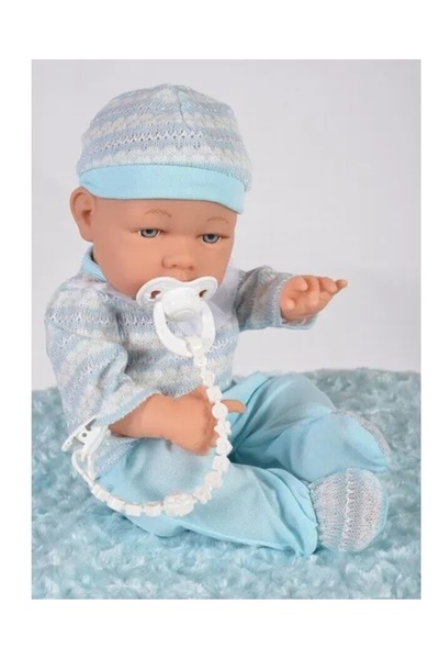 Moni Papusa Bebelus 41cm Baby Boy Blue, cu salopeta tricotata, caciulita, paturica de infasat si suz