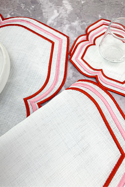 WEARE2 Red Pink Color Moonrise Embroidered 4 Piece Set (2+2) American Service and Cocktail Napkin