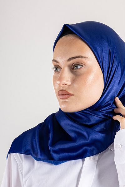 Akel Plain Crystal Fabric Scarf - Non-Slip, Stylish, Tok Standing |   Daily & Evening Dress Compatible