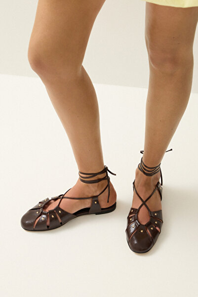 LUTVELIZADE Σανδάλια 2513 - Γυναικεία σανδάλια σε πικρό καφέ χρώμα με λεπτομέ...