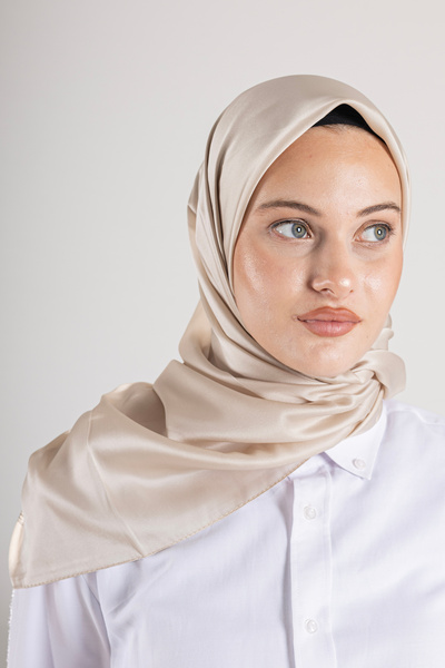 Akel Plain Crystal Fabric Scarf - Non-Slip, Stylish, Tok Standing |   Daily & Evening Dress Compatible