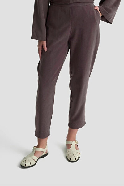 Armine Women's Belted Linen Suit 25Kd1104 Bitter Brown - Stylish and Modern Hijab Combination