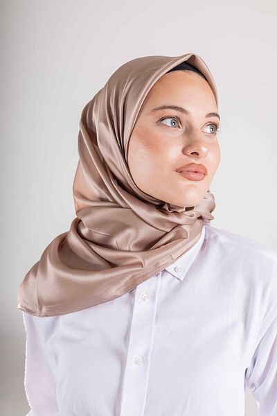 Akel Plain Crystal Fabric Scarf - Non-Slip, Stylish, Tok Standing |   Daily & Evening Dress Compatible