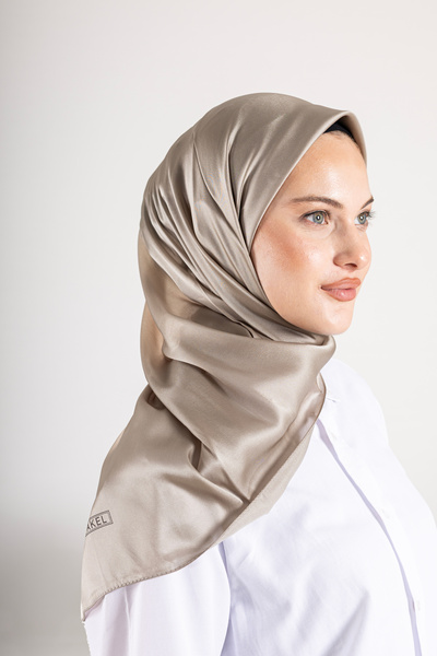 Akel Plain Crystal Fabric Scarf - Non-Slip, Stylish, Tok Standing |   Daily & Evening Dress Compatible