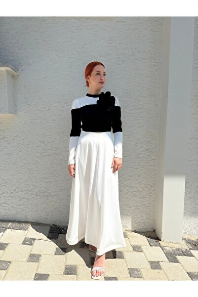 BURKAY Siyah Beyaz Kontrast Renkli Çiçek Detaylı Uzun Abiye Elbise – Şık ve Zarif Tasarım