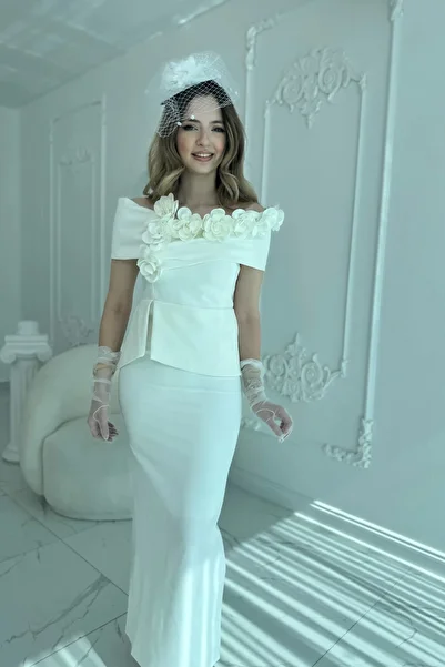 HELİS BUTİK 3D Flower Detailed Madonna Collar Full Length White Evening Dress