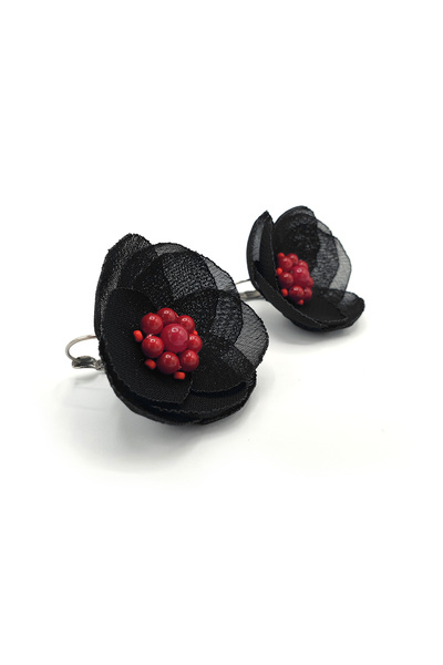 Corizmi Stainless steel hoop earrings, veil flower in the middle with pearls, handmade, Love