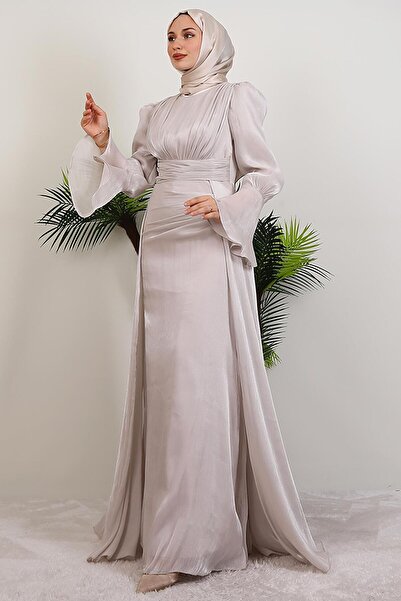 GİYZAMİLA Φόρεμα Yoryo με λαβή και βολάν σε μπεζ χρώμα